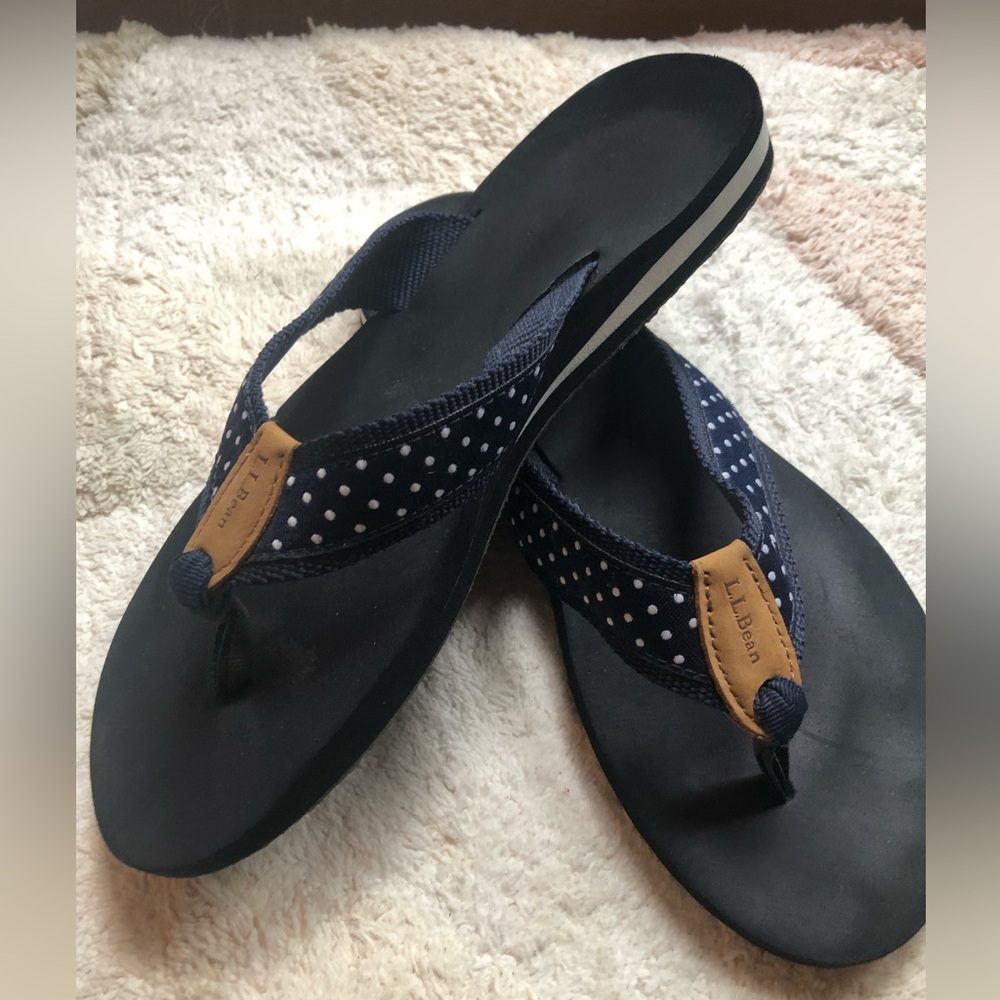 L.L. Bean Women's Navy and White Polka Dot Sandals